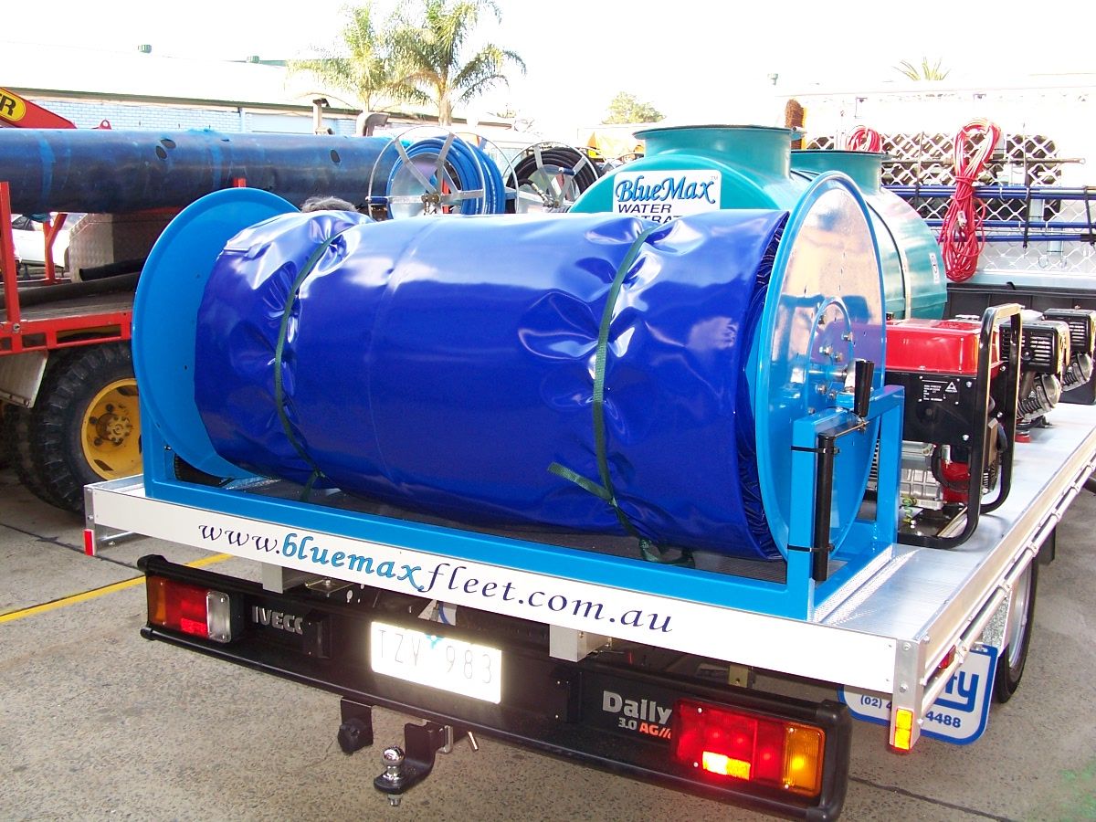 Our latest model with 30 metre rollout wash mat. A 2000 litre Puraceptor Filtering System, Twin Honda Powered 4000 PSI (400 BAR) Hawk (made in Italy) High Pressure Brass Pumps, Guns and Lances by MTM Hydro
